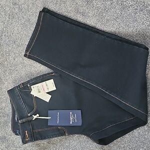 NWT LEXINGTON CHARTER CLUB STRAIGHT LEG DARK WASH JEANS WITH STRETCH. 6P